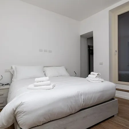Apartment Piazza Del Menaggio